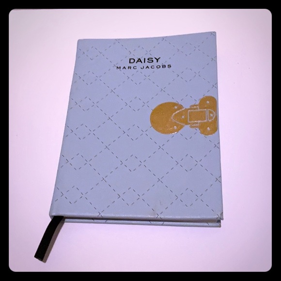 Marc Jacobs Accessories - Blue & Gold Marc Jacobs Daisy 5"x7" Lined Journal